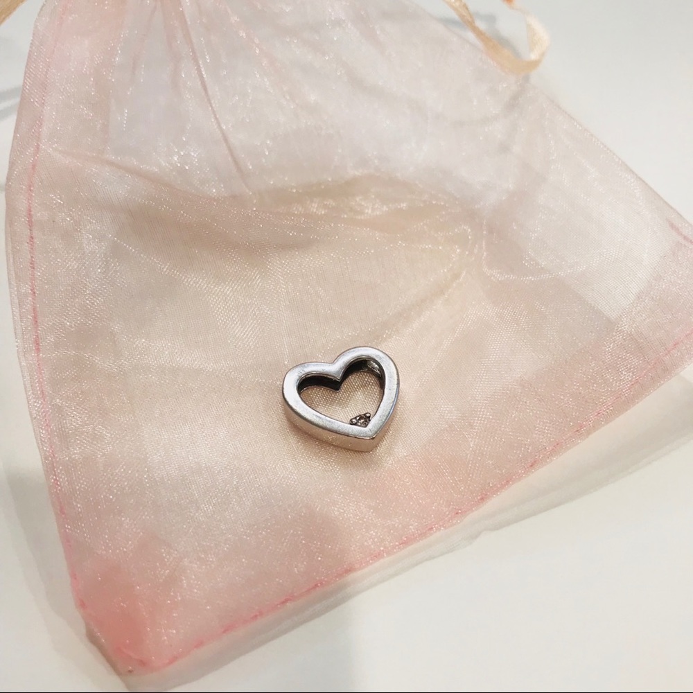 Silver open heart pendant with diamond
